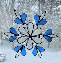 Lacy Snowflake 2 in Blue